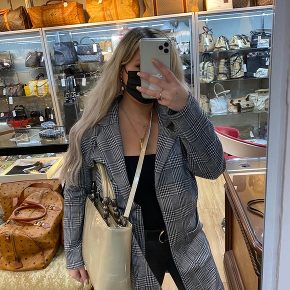 Christian Dior Patent Beaded Malice purse - Picture 12 of 14